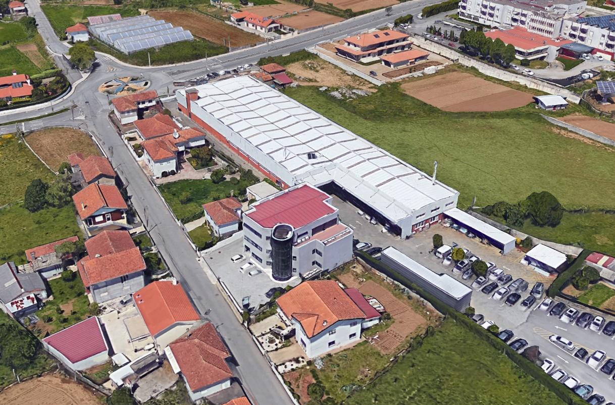 Warehouse in Vale de Cambra — photograph 1
