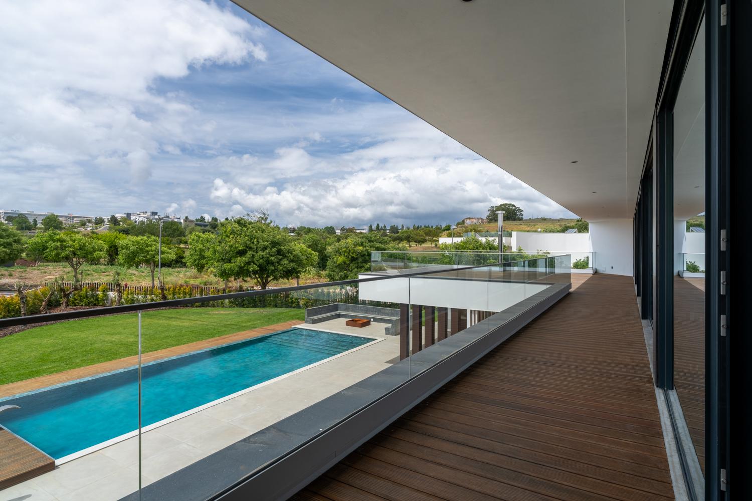 House in Oeiras (97436) — photograph 1