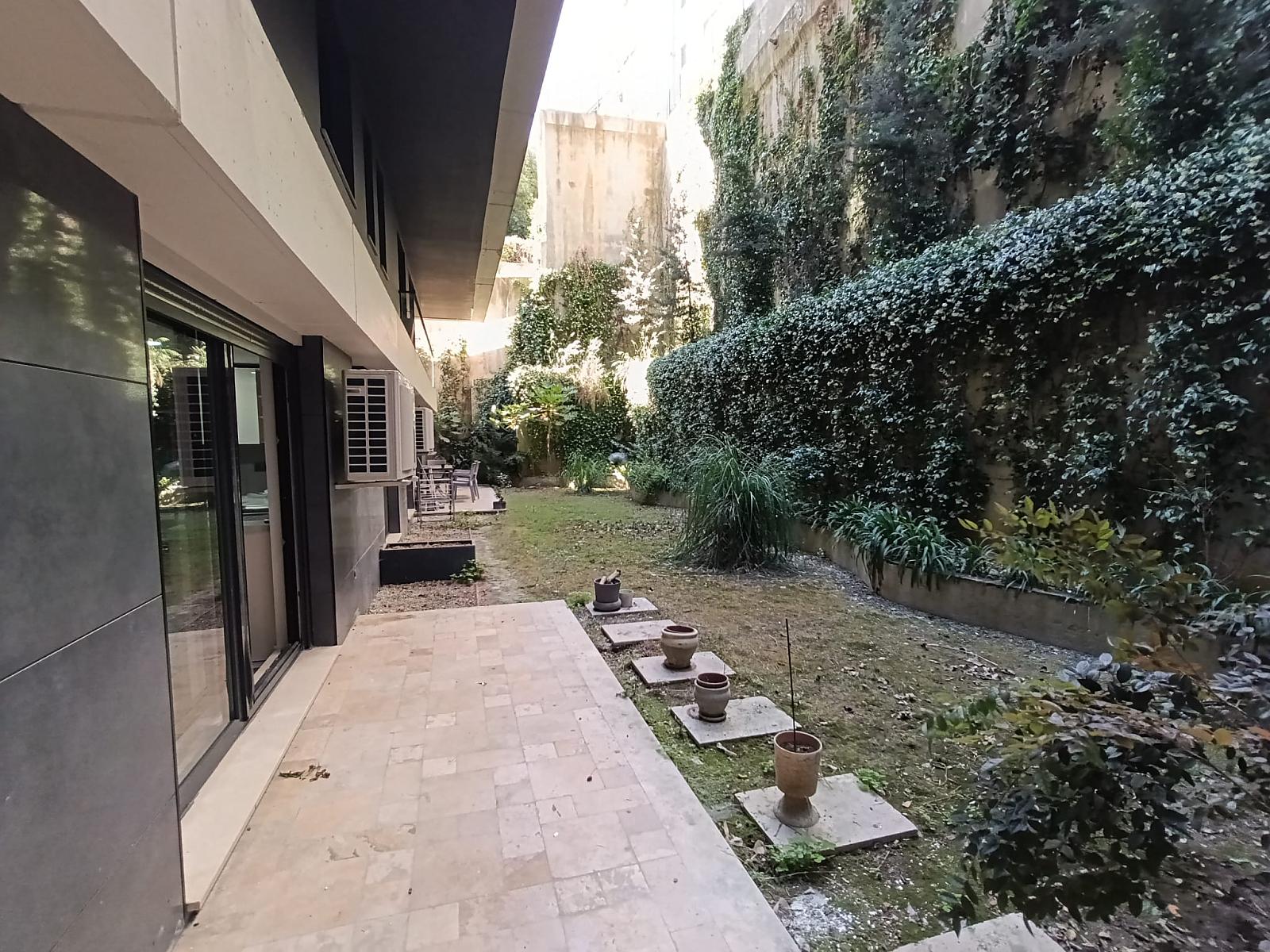 Apartments in Dikilitaş, Emirhan Cd. 26A (IST-01835) — photograph 2