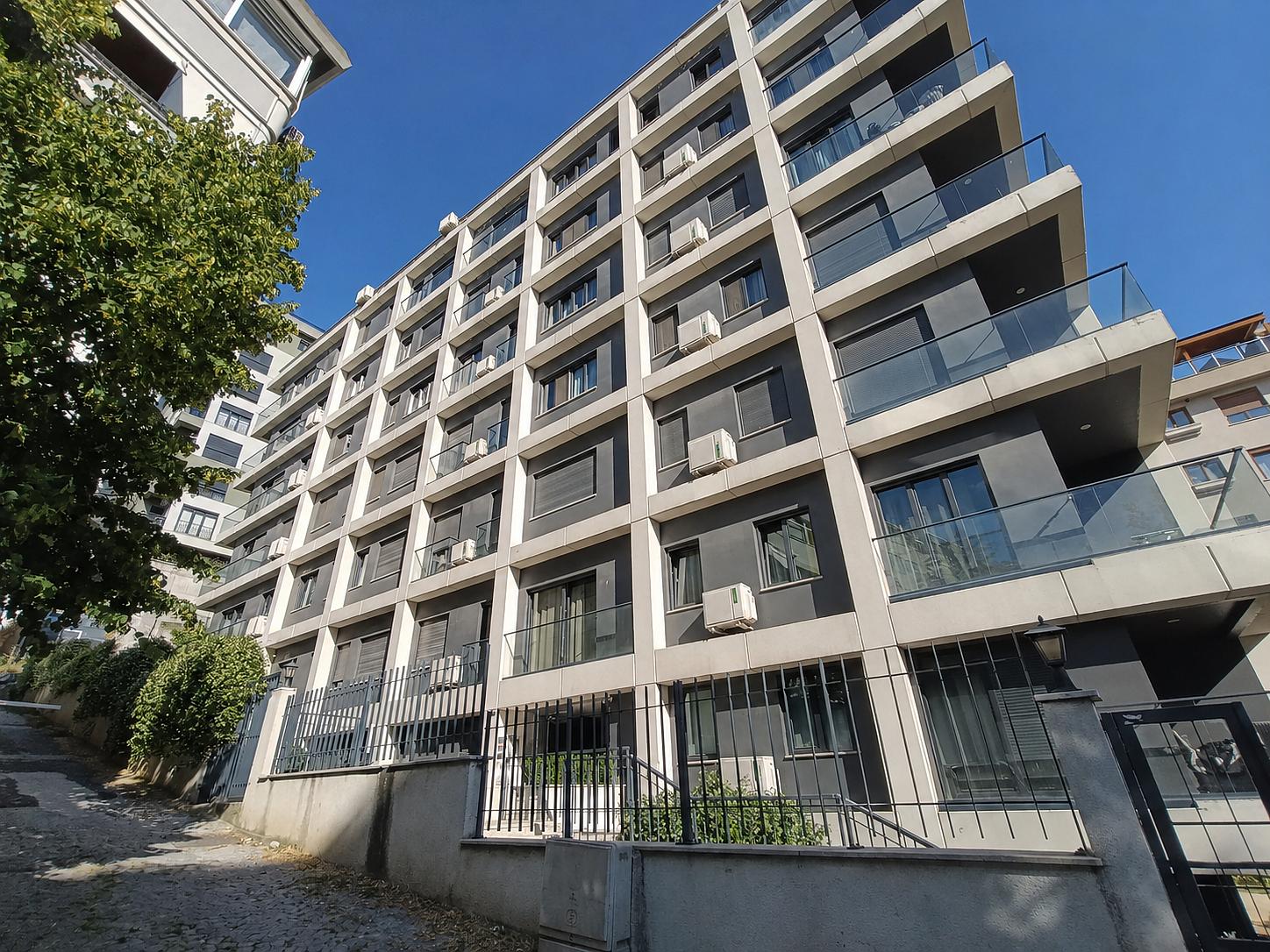 Apartments in Dikilitaş, Emirhan Cd. 26A (IST-01835) — photograph 3