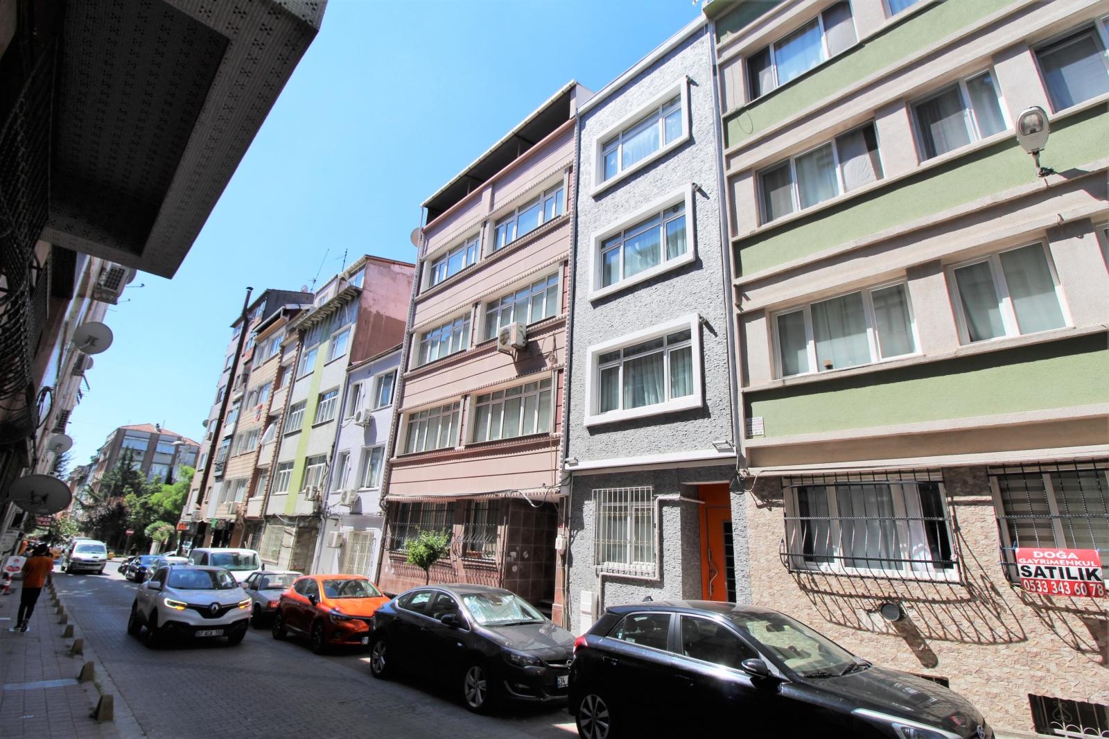 Apartments in Hırka-i Şerif, Fatih (IST-01394) — photograph 2