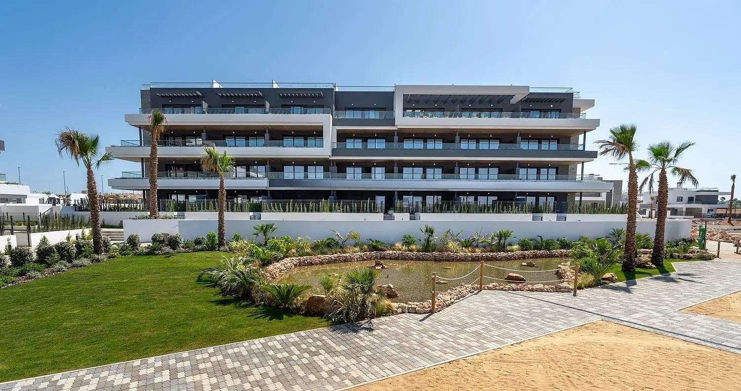 Apartments in Torrevieja Centro, Torrevieja (ALC-00856) — photograph 2