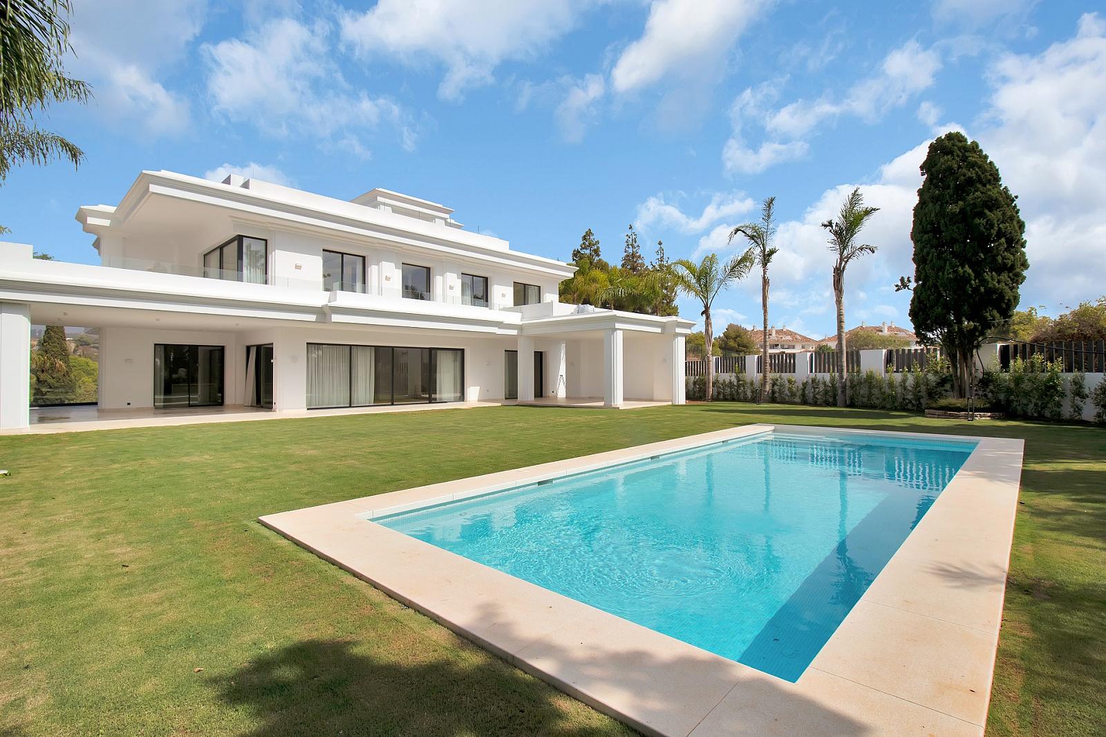 Apartments in Golden Mile, Marbella (AGP-00460) — photograph 3