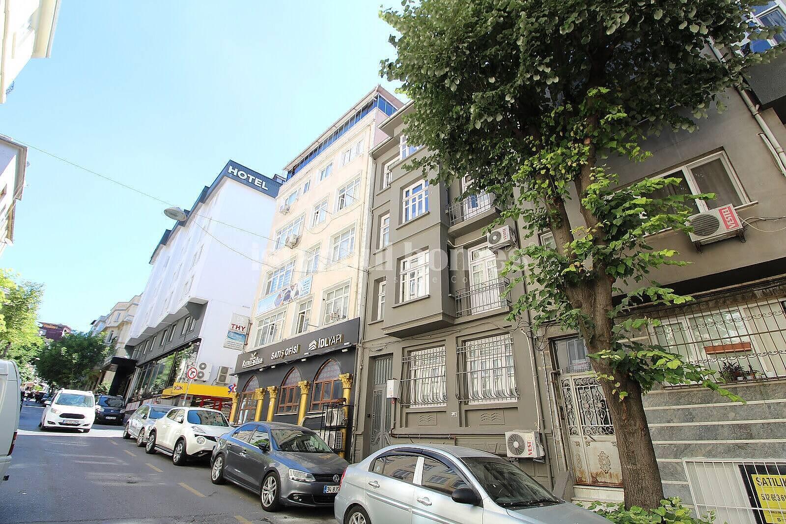 Apartments in İskenderpaşa, Fatih (IST-01359) — photograph 3
