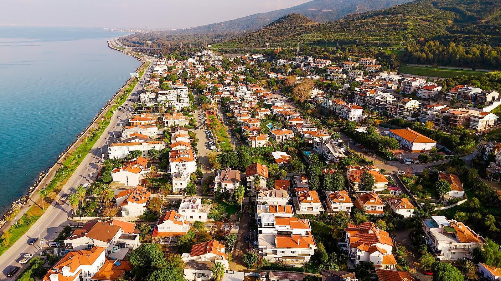 Apartments in Limanreis, Narlıdere (ADB-00241) — photograph 1