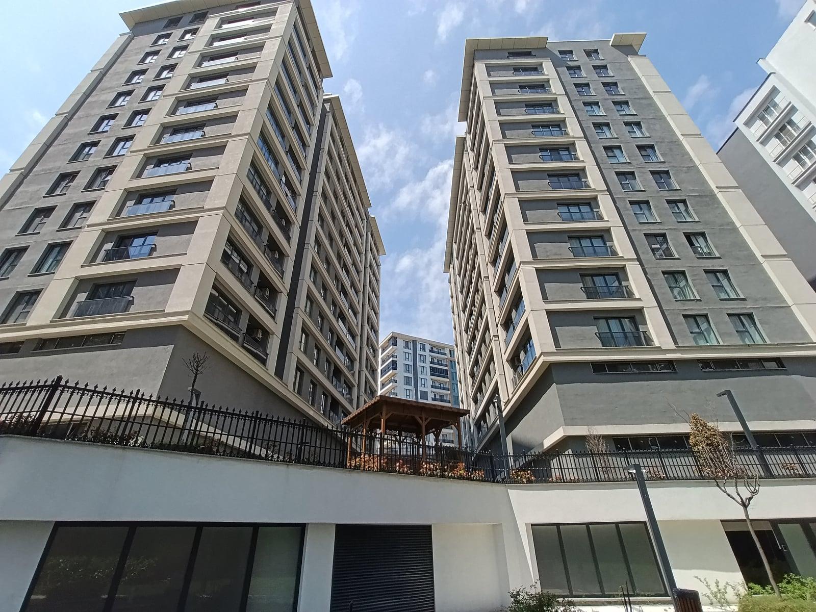 Apartments in Barbaros Hayrettin Paşa, Esenyurt (IST-01820) — photograph 1