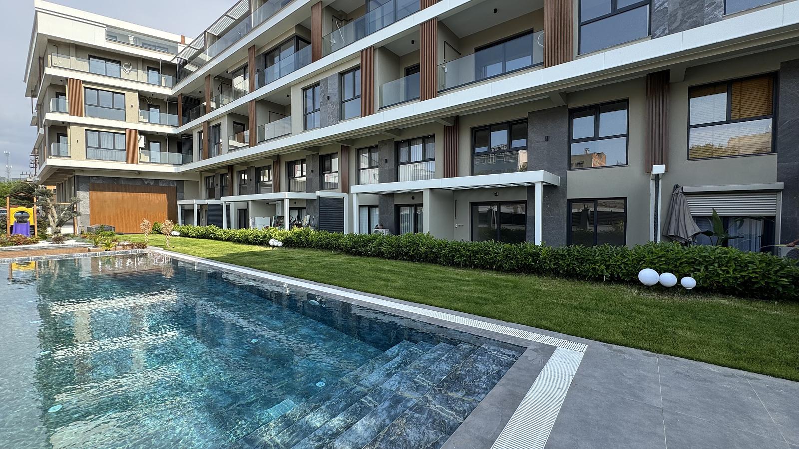 Apartments in Kemalpaşa, Bornova (ADB-00128) — photograph 1