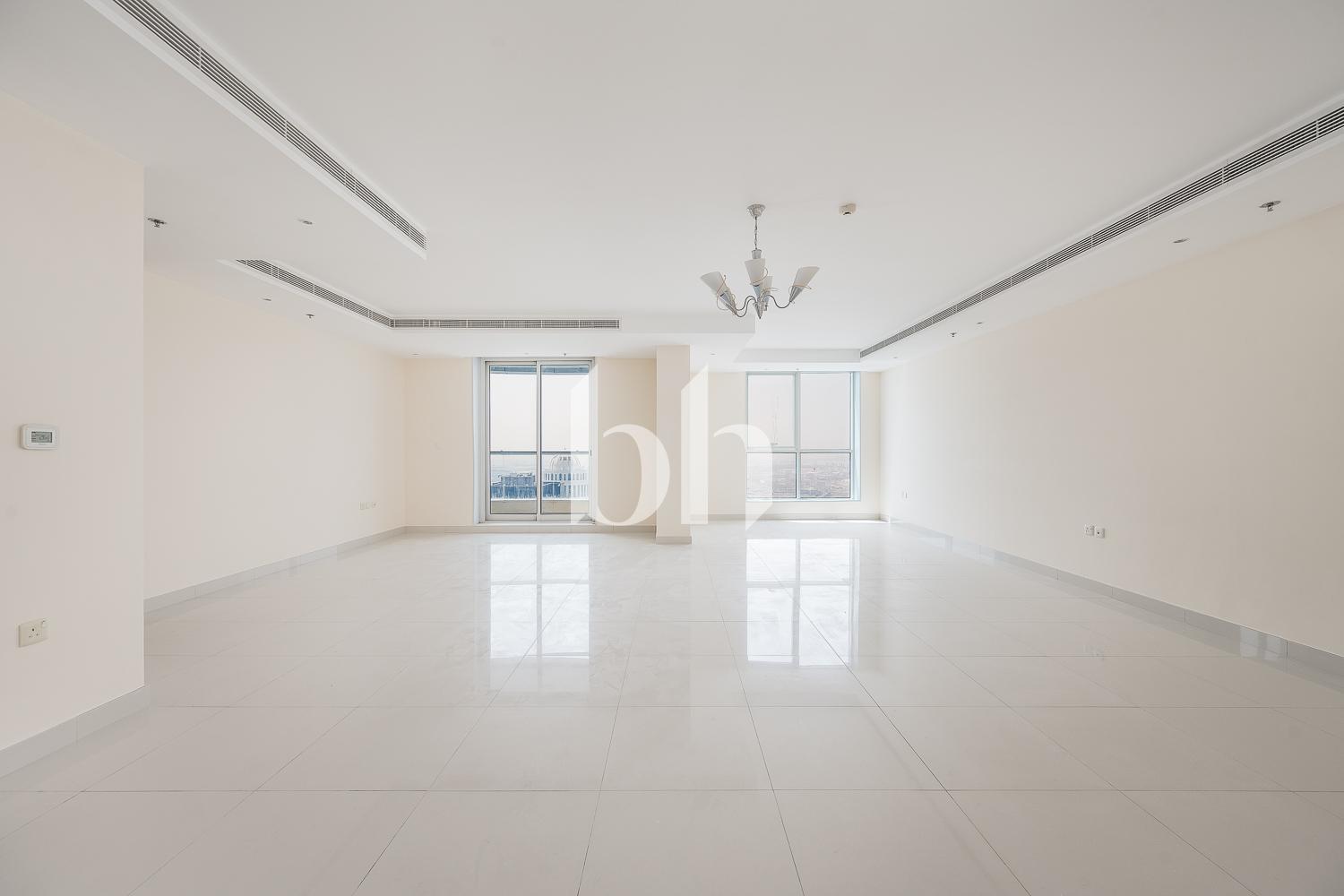 Preatoni Tower (Dubai Star) — photograph 2