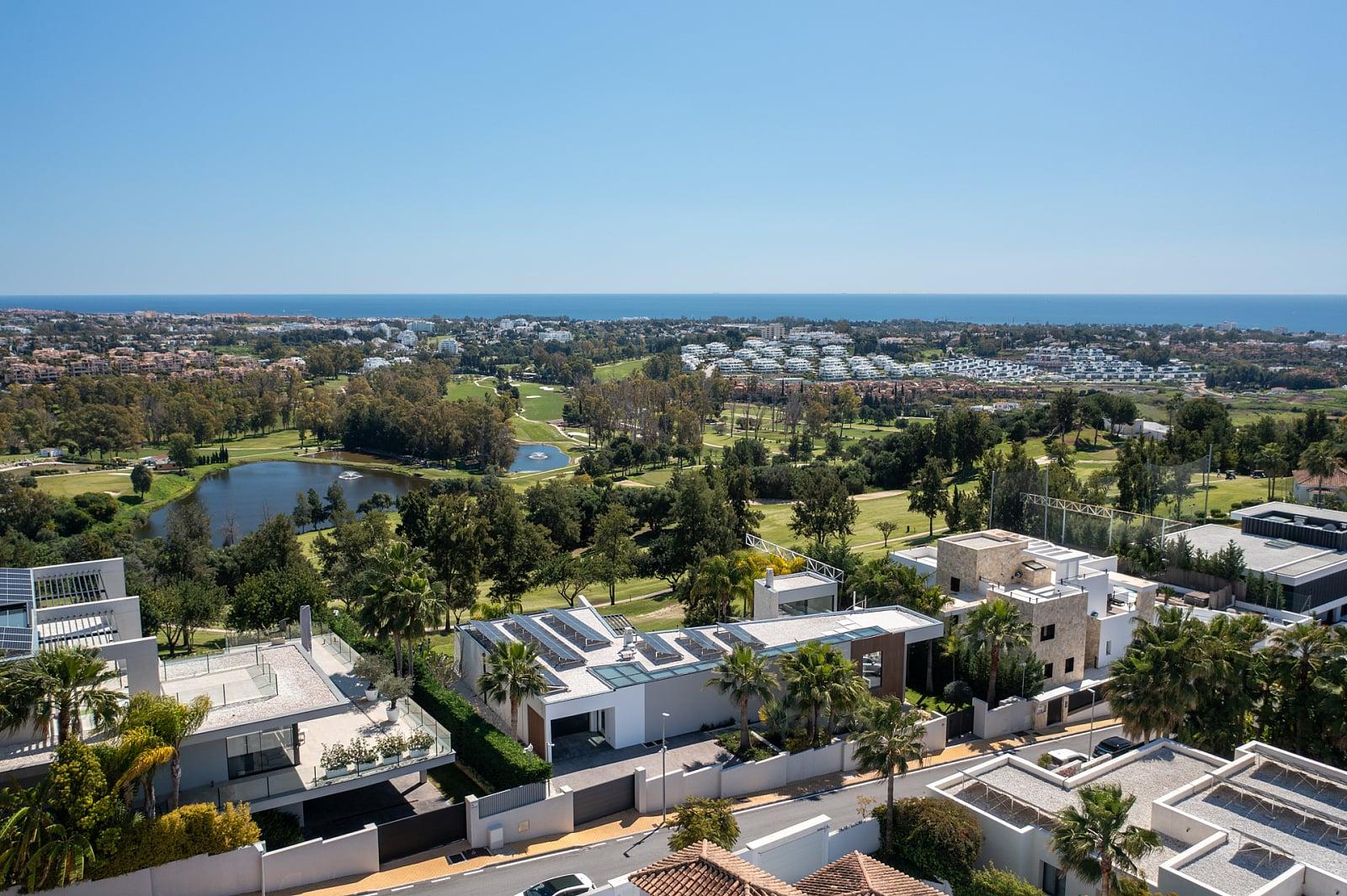 Apartments in Paraíso, Benahavís (AGP-01072) — photograph 4