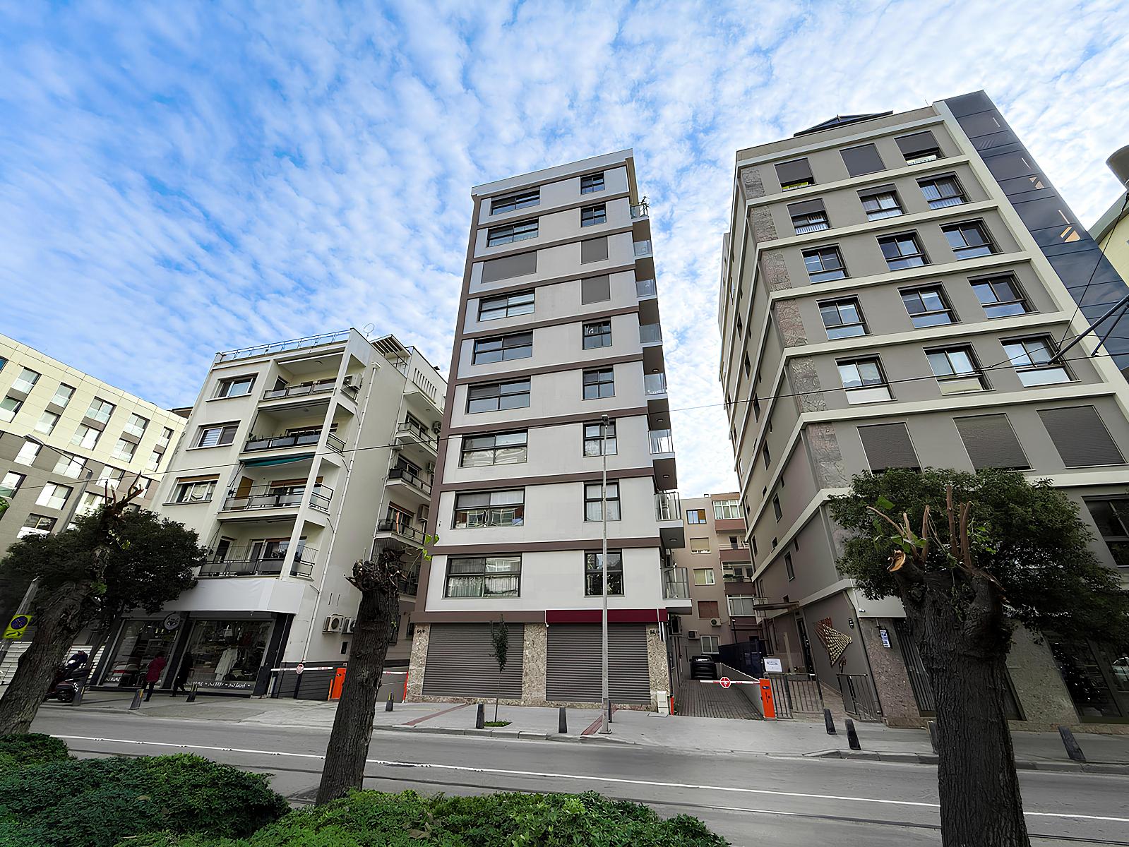 Apartments in Mimar Sinan, Konak (ADB-00187) — photograph 2