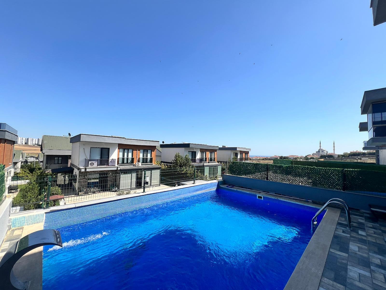 Apartments in Bahçelievler, Büyükçekmece (IST-01793) — photograph 2
