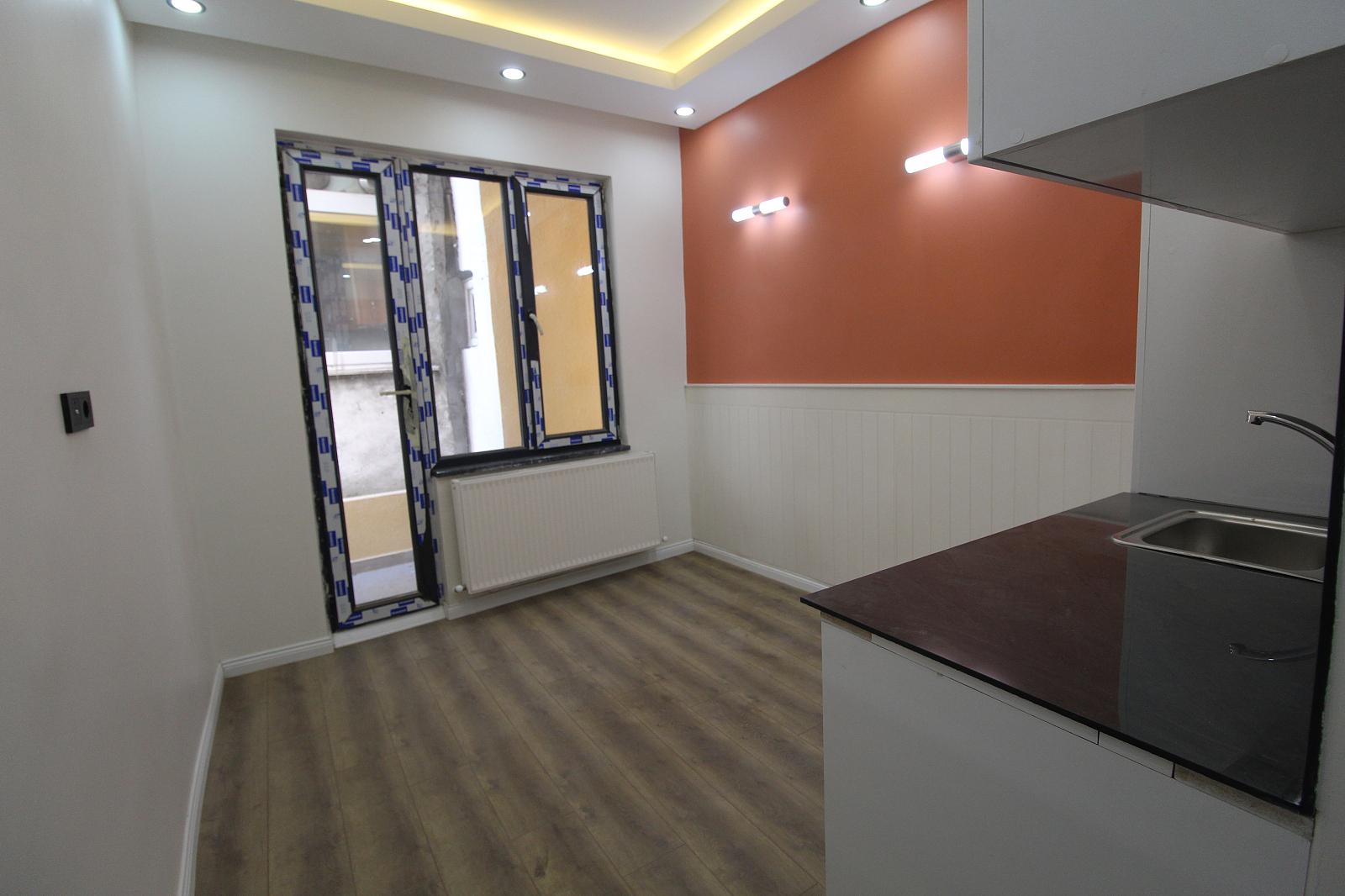 Apartments in Koca Mustafapaşa, Cambaziye Mektebi Sk. No:28 (IST-01655) — photograph 5