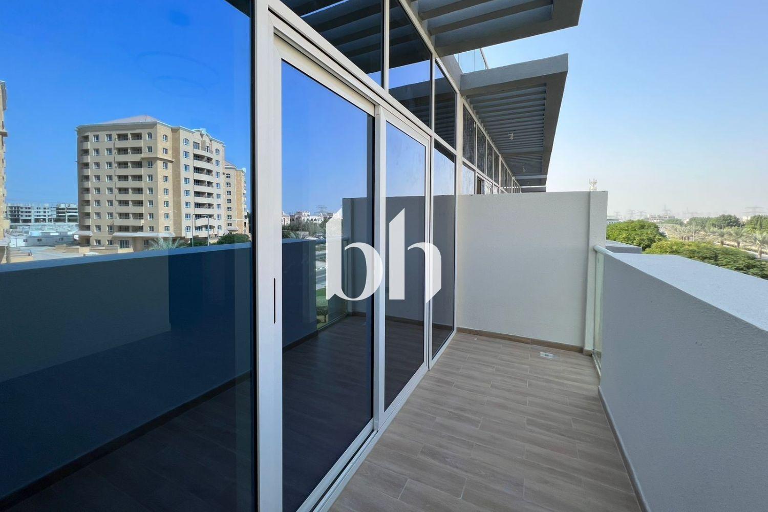 Verdana Residence — photograph 4