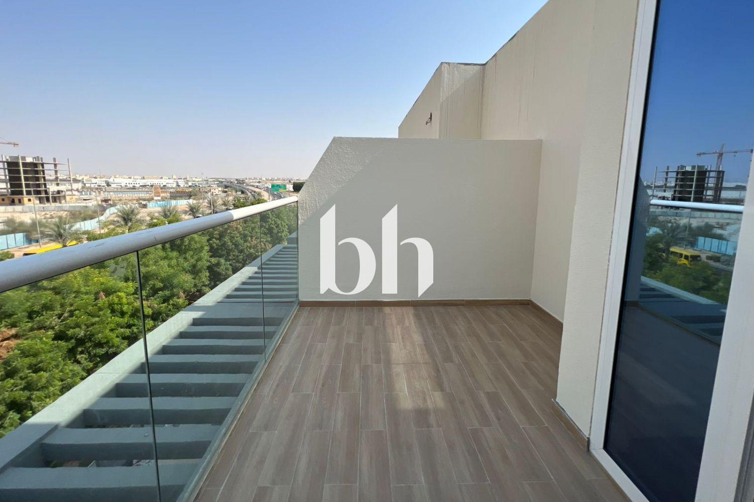 Verdana Residence — photograph 5