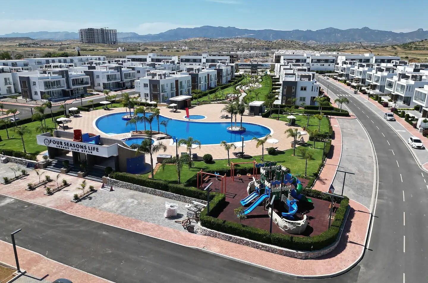 Apartments in Karpaz Anayolu, Kalecik (ECN-00590) — photograph 2