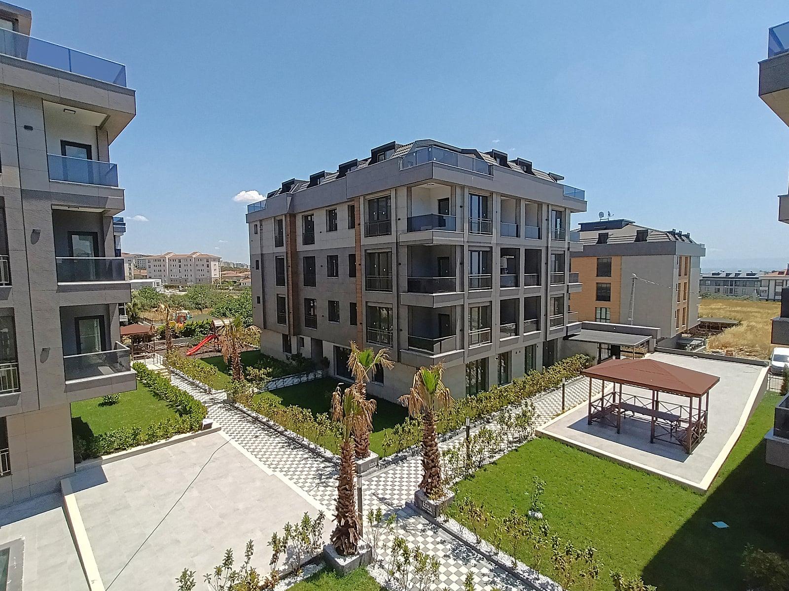 Apartments in Sahil, Beylikdüzü (IST-01868) — photograph 1
