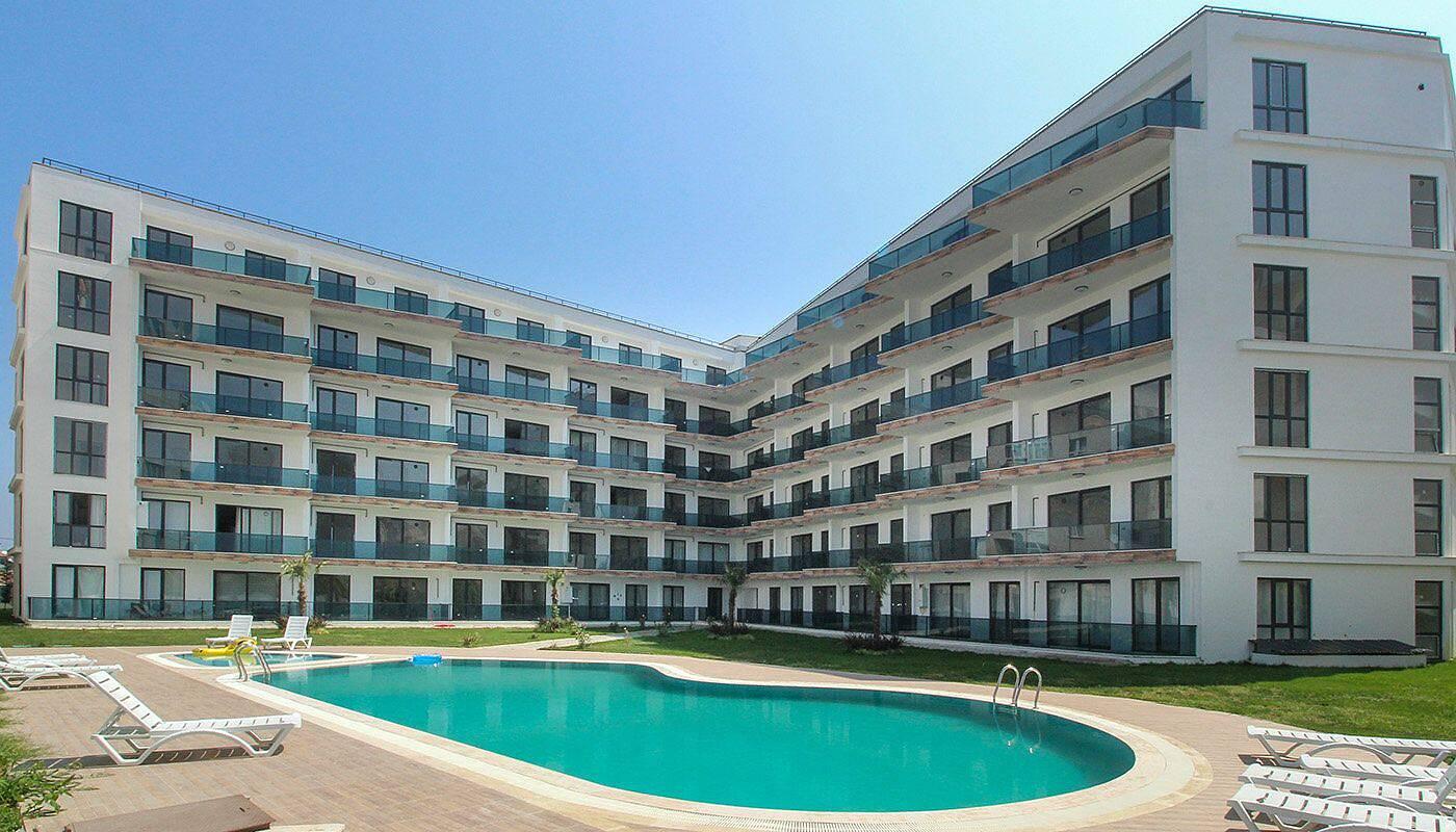 Apartments in Teşvikiye Bld. (Karşıyaka Mh.), Çınarcık (YVX-00023) — photograph 2