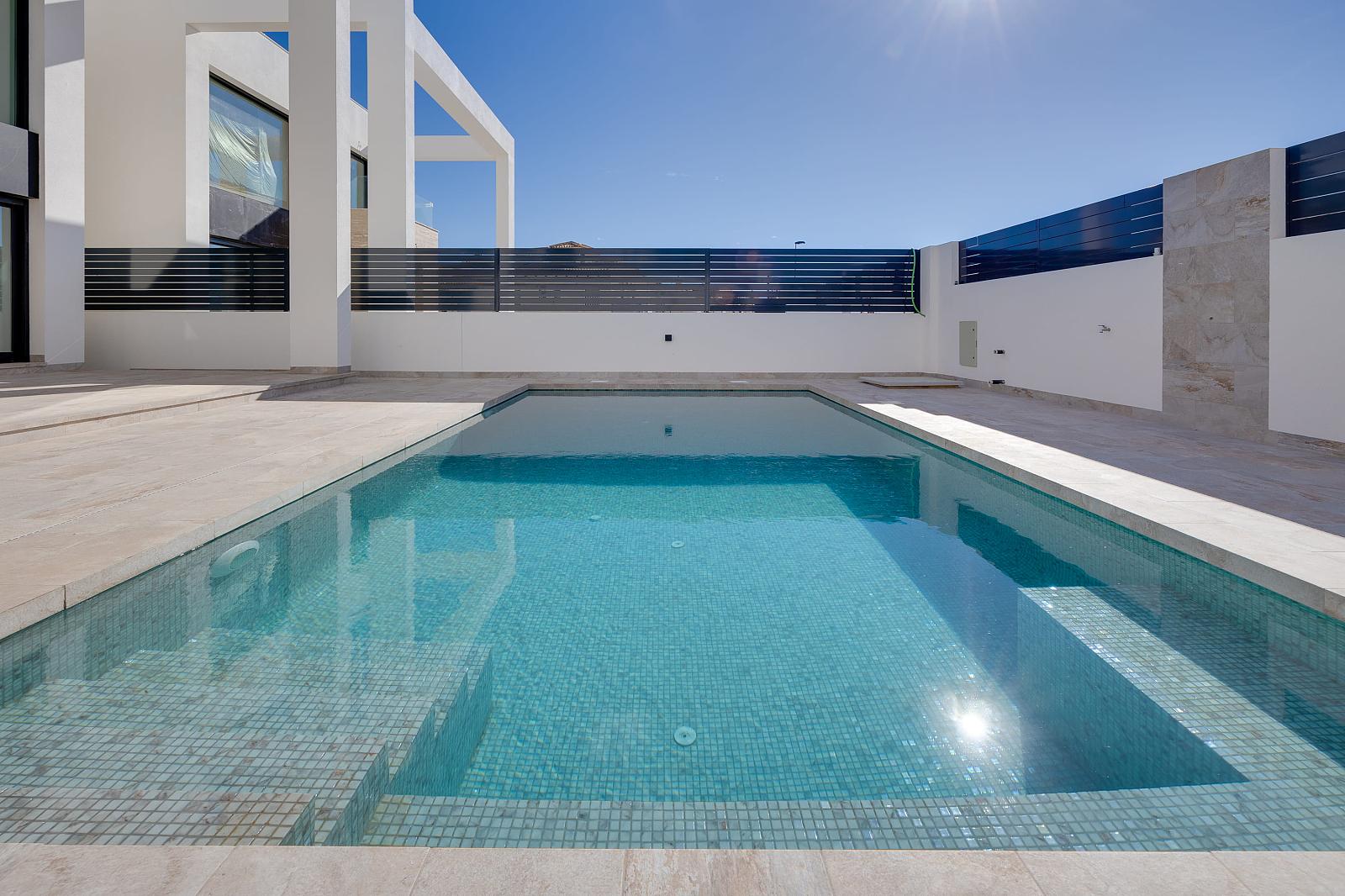 Apartments in Torrevieja Centro, Torrevieja (ALC-01243) — photograph 4