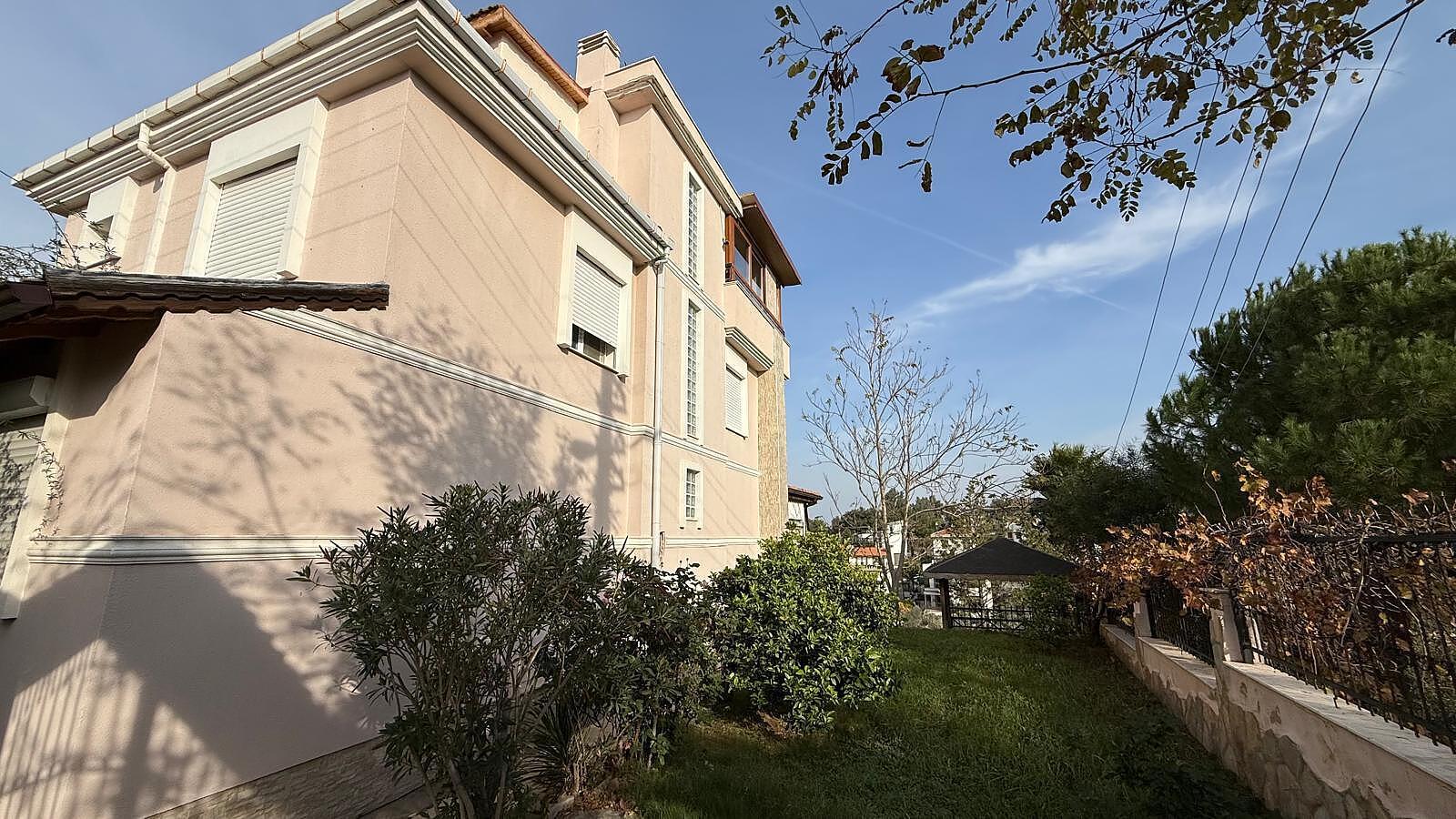Apartments in Yaka, Güzelbahçe (ADB-00200) — photograph 4