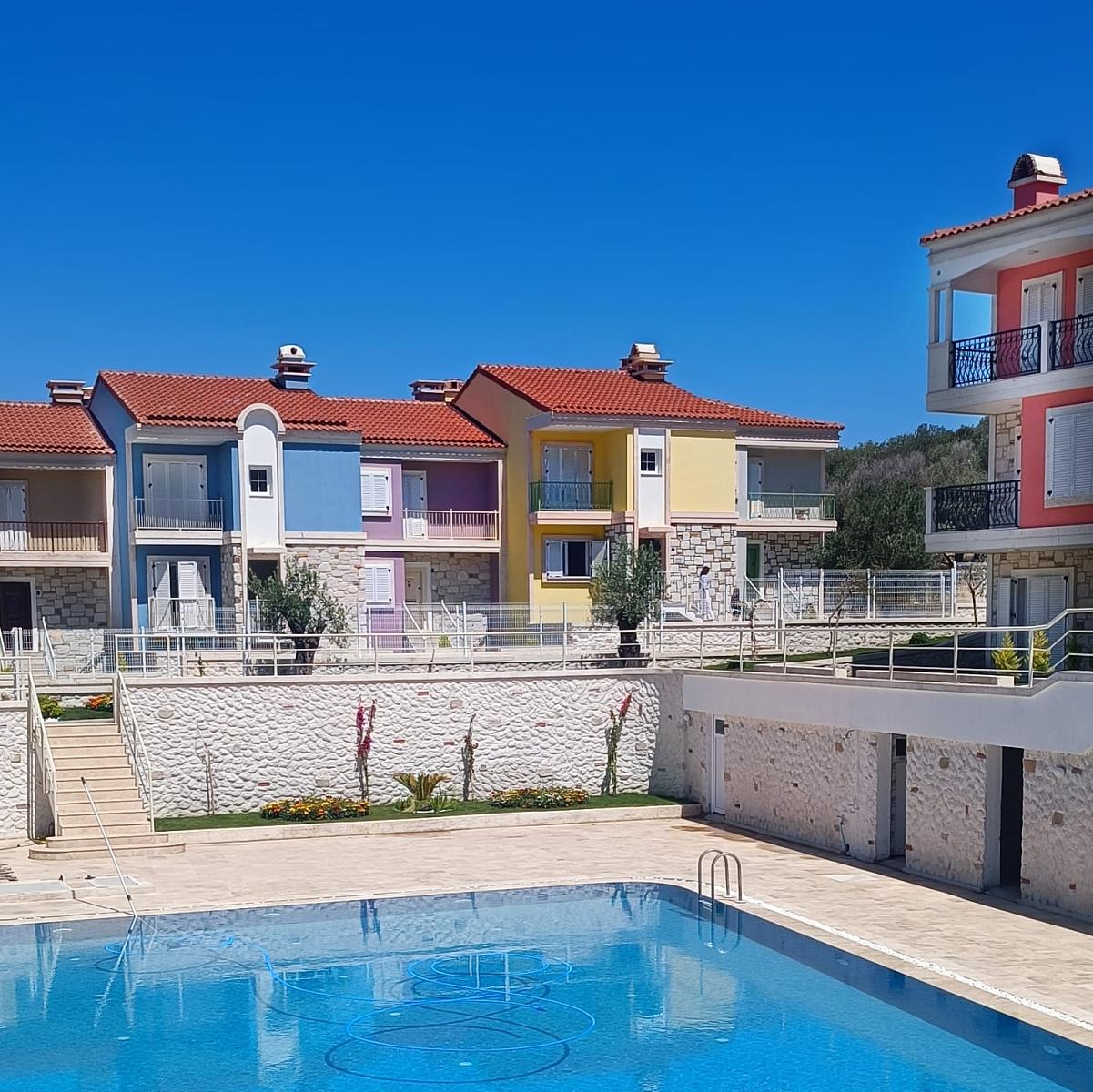 Apartments in Kemal Atatürk, Foça (ADB-00150) — photograph 3