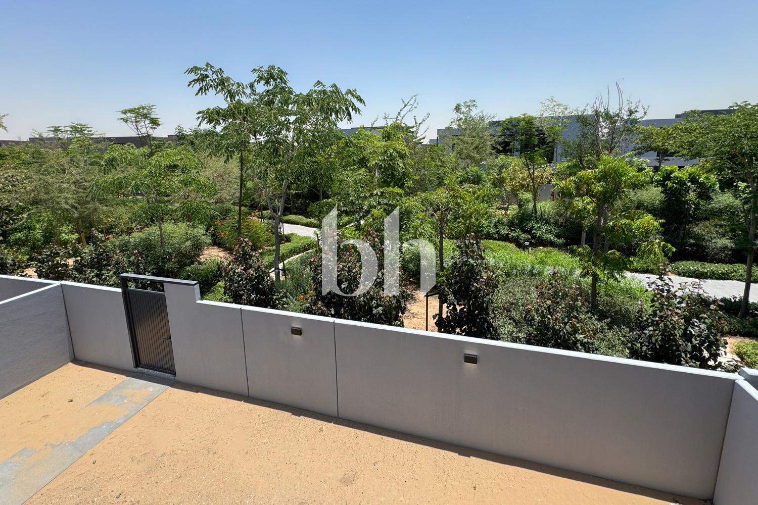 Sendian — photograph 3