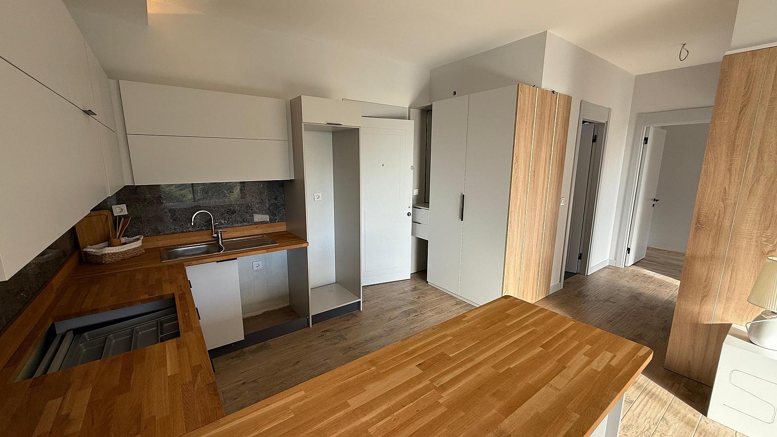 Apartments in Yakakent, Çiğli (ADB-00167) — photograph 5