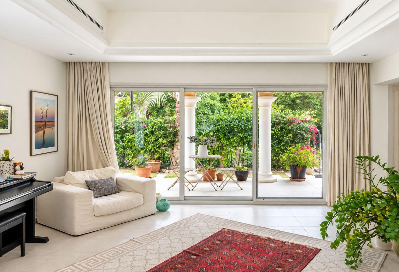 Villa in Dubai Investment Park (DIP) — photograph 4