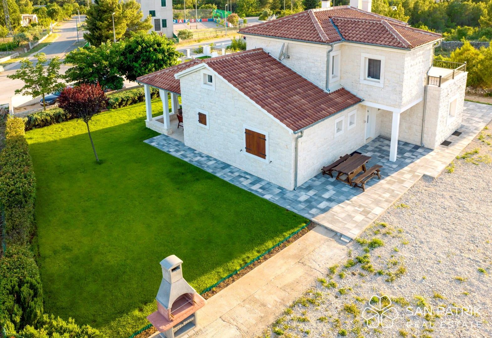 Poolside Villa near Šibenik, Croatia — photograph 2