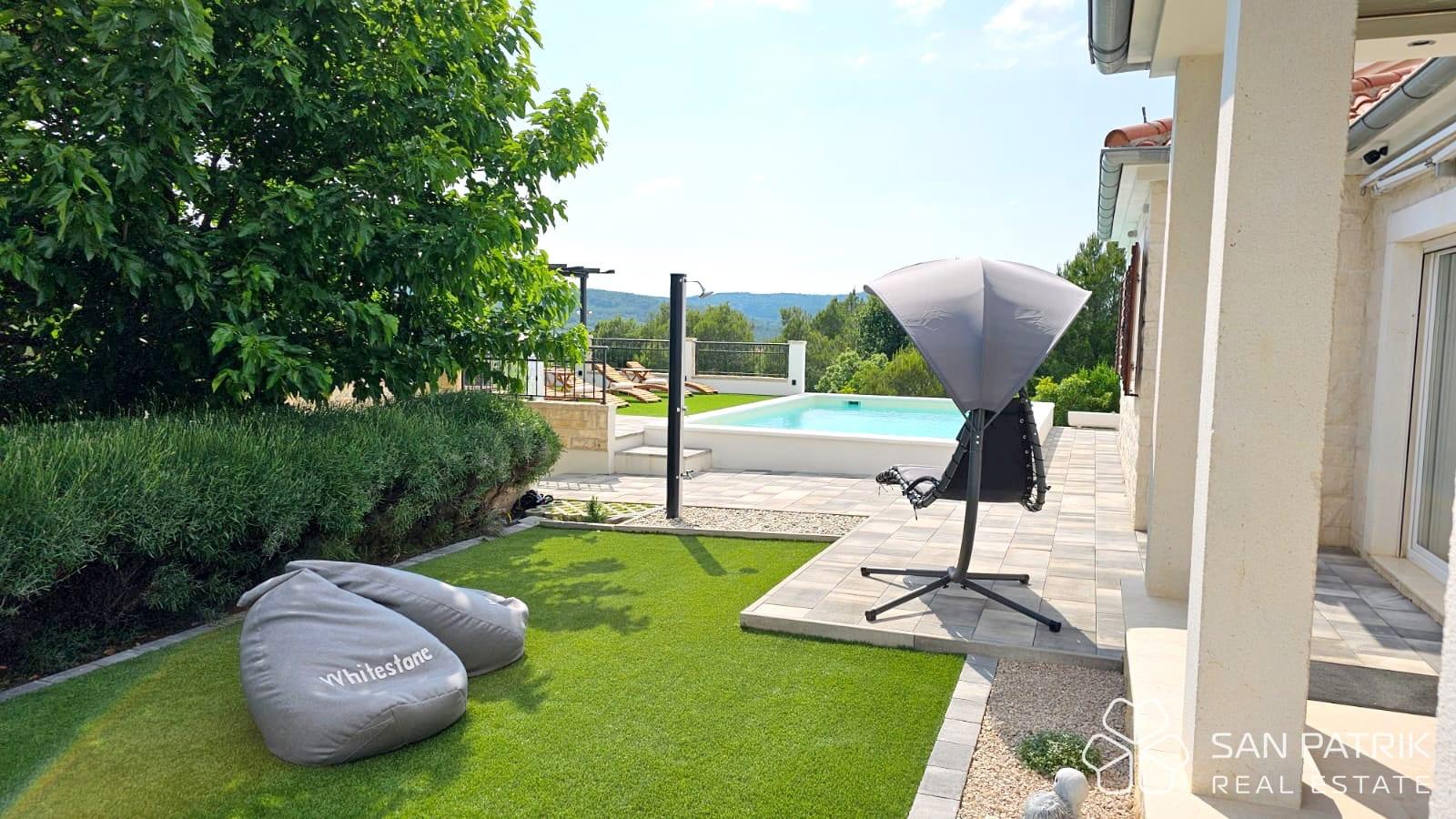 Poolside Villa near Šibenik, Croatia — photograph 4