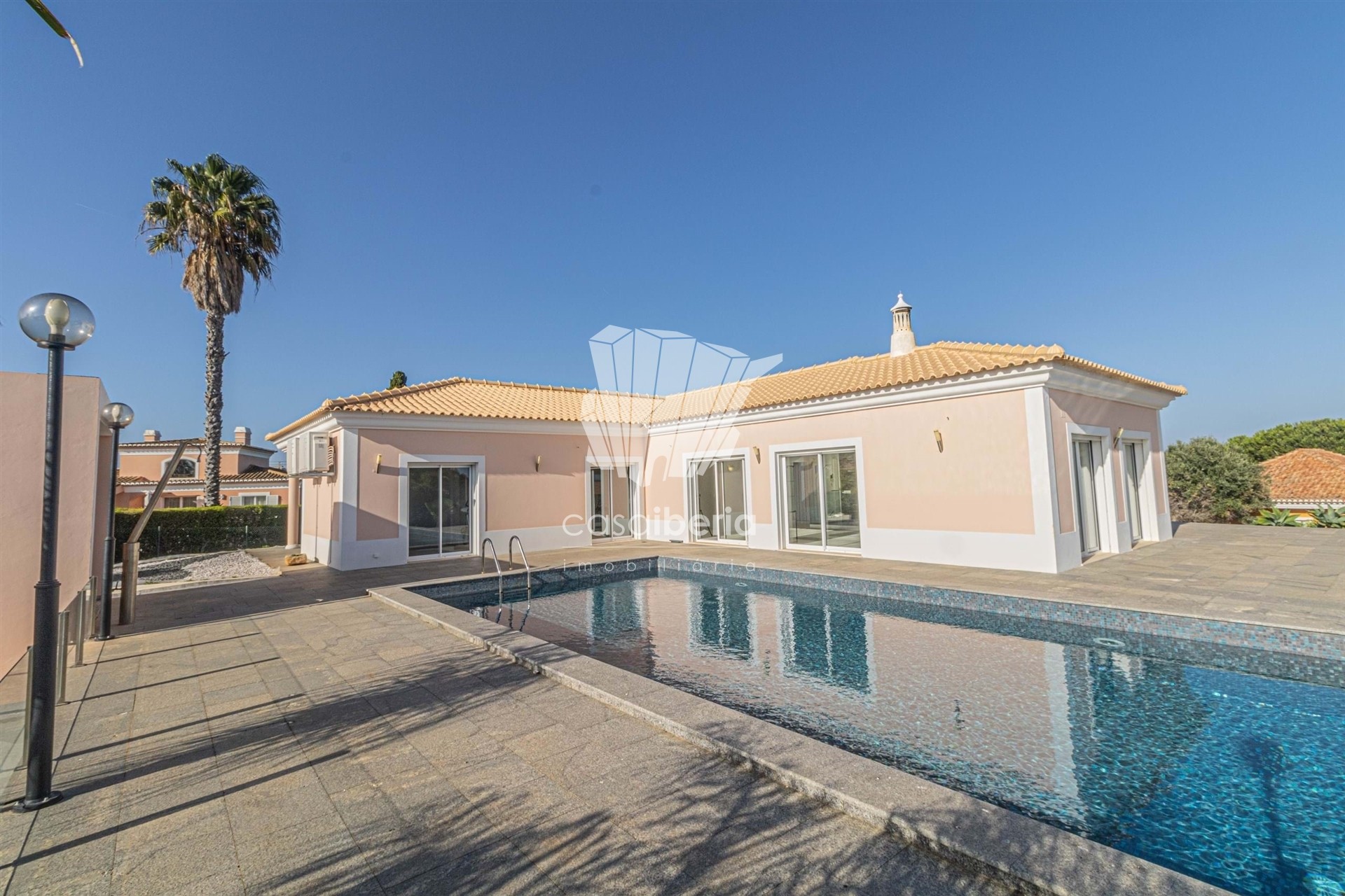 3-Bedroom House in Vale da Lama, Lagos