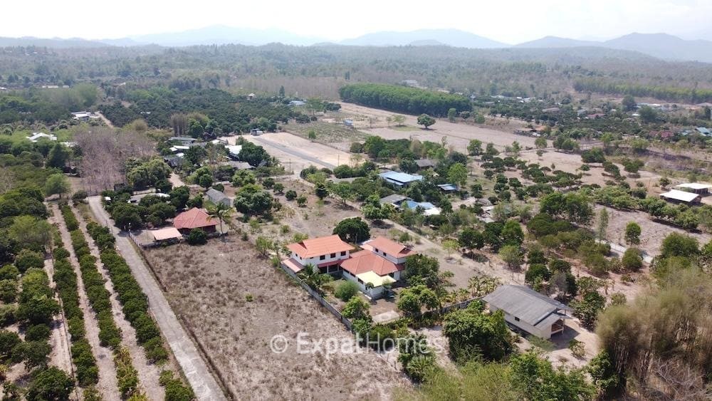 9-Bedroom House in Mae Taeng